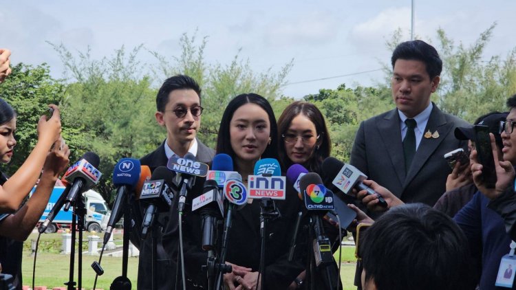 "ทักษิณ" เครียดจนผมร่วง-ความดันสูง ครอบครัวเยี่ยมให้กำลังใจ