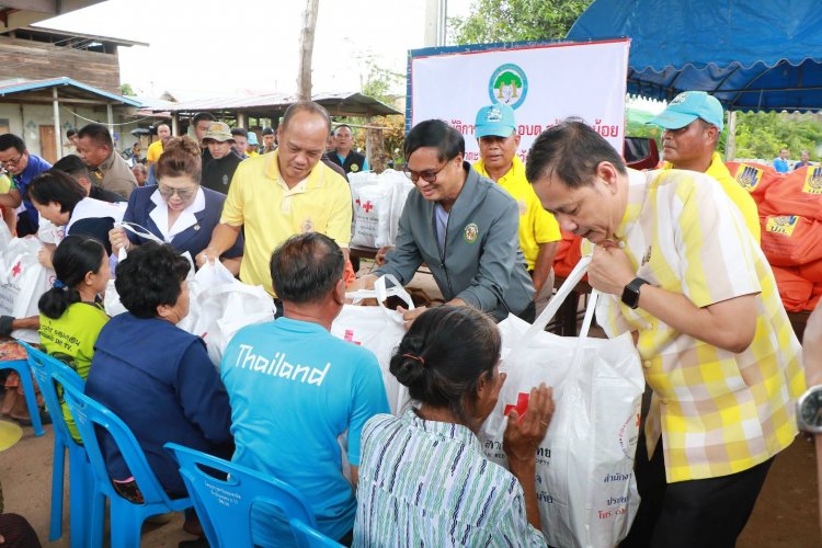 อำนาจเจริญเร่งช่วยเหลือเหยื่อเหยื่อพายุฝนถล่มบ้านพัง 210 หลัง