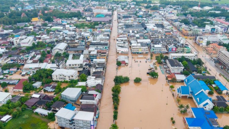 ฝนถล่ม 13จว.อ่วม เสียชีวิตแล้ว 3 ศพ น้ำท่วมยังกระทบทั่วไทย