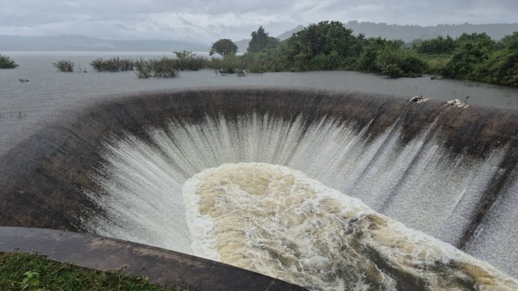 พายุ"ราซากา"ฝนตกหนักเติมน้ำเต็ม 5 อ่างเก็บน้ำใหญ่ศรีสะเกษเกิน  100%