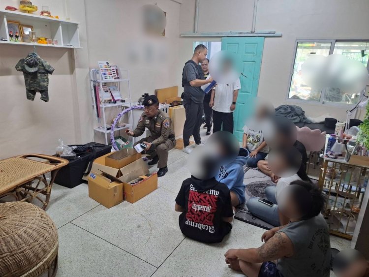 ปูพรมบุกค้น 5 จุด ทลายโรงงาน รวบตัวแม่ผลิตยาแก้ไอปลอมรายใหญ่