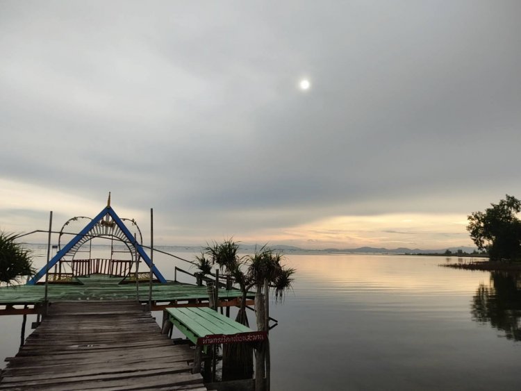 นั่งรับลม ชมวิว แลเลสงขลามาสัมผัสธรรมชาติที่ “หาดปากบางภูมี” มีดีกว่าที่คิด