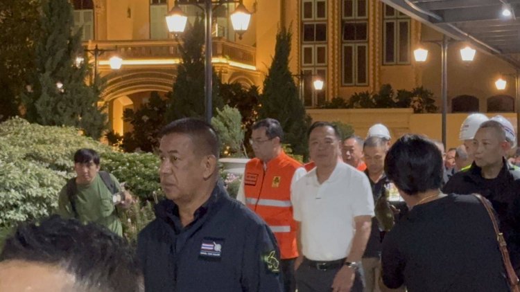 “อนุทิน”ฟิตรุดตรวจคืบหน้าซ่อมแซมถนนทรุด-หลุมยักษ์ หน้ารพ.วิชรพยาบาล