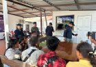 ตม.จว.กาญจนบุรีสกัดจับรถกระบะลักลอบขนแรงงานต่างด้าว 10 ราย