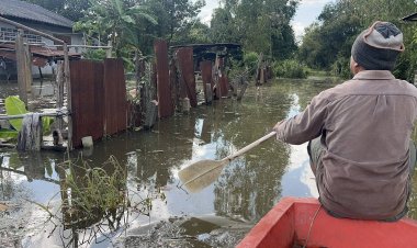 เดือดร้อนหนัก!ชุมชนหนองหมู กว่า 20 ครัวเรือน ถูกน้ำท่วมบ้าน สูงกว่า 2 เมตร