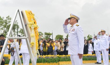 นายกรัฐมนตรี นำคณะรัฐมนตรีวางพวงมาลาเนื่องในวันนวมินทรมหาราช 13 ตุลาคม 2568