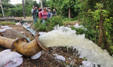 ผู้ว่าฯพิจิตรส่งเครื่องจักรเปิดทางน้ำระงับศึกข้อพิพาทของชาวบ้าน2ตำบลอำเภอตะพานหิน