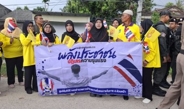 ชาวนราธิวาสพร้อมใจต่อต้านความรุนแรงคนร้ายลอบบึ้มหน้าร้านน้ำชาชุมชนยี่งอ