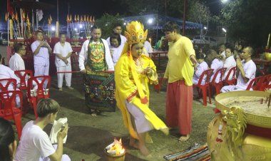 ศาลเจ้าเง็กเซียนฮ่องเต้สัตหีบ อัญเชิญเทพเจ้าประทับร่างม้าทรง เปิดเทศกาลกินเจ