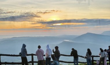 หนาวอย่างเป็นทางการ!ยอดภูเรือ 15 องศา นักท่องเที่ยวแห่สัมผัสลมหนาวคึกคัก