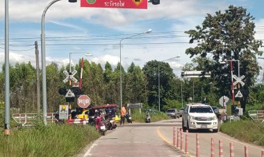 สลด!หนุ่มรีบกลับบ้านซิ่งจยย.ฝ่าแนวกั้นถูกรถไฟชนดับ