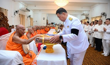 ที่ปรึกษารมว.กระทรวงต่างประเทศเชิญผ้าพระกฐินพระราชทานปทอดถวายณ วัดมัลวัตตุมหาวิหาร ศรีลังกา