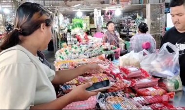 วันแรกคึกคัก!ตลาดลานสักเงินสะพัดแห่ใช้สิทธิคนละครึ่งพลัส เน้นของจำเป็น