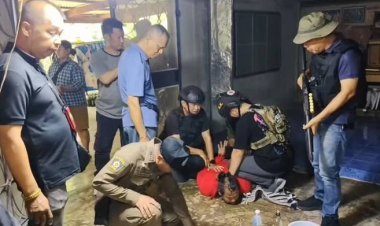 ระทึก!ตำรวจทัพทันสยบหนุ่มเมายาบ้าคลั่งอาละวาดหนักภายในบ้านพัก