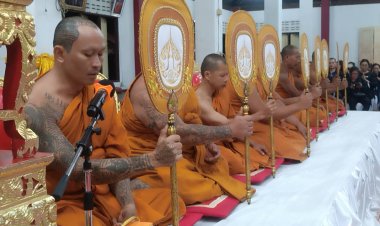 อำเภอนาดี จัดพิธีสวดพระอภิธรรมถวายเป็นพระราชกุศลแด่สมเด็จพระพันปีหลวง