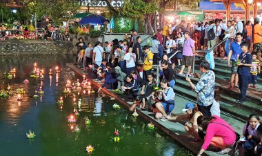 ลอยกระทงแสงเทียนแห่งโคราชน้อมรำลึกพระมหากรุณาธิคุณ"สมเด็จพระพันปีหลวง"