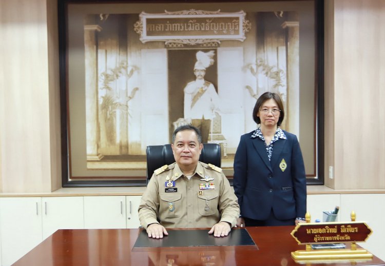 "เอกวิทย์" ผู้ว่าฯปทุม ปฏิบัติหน้าที่วันแรกมอบนโยบาย 9 ด้าน “ทุกข์ลดลง สุขเพิ่มขึ้น” เพื่อชาวปทุมธานี