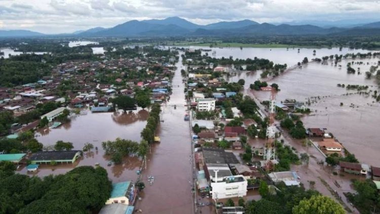 ทองแสนขันวิกฤติ! น้ำป่าท่วมบ้านเรือน-ไร่นา 2,500 ครัวเรือนกระทบหนัก