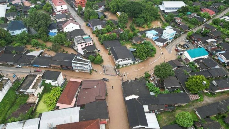 ฝนกระหน่ำฝางอ่วมทั้งเมืองถนนหลายสายตัดขาด แม่อายโดนดินถล่ม
