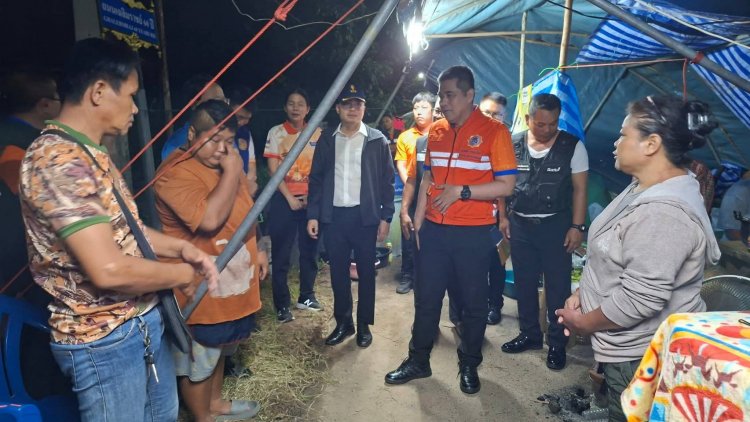 รองผู้ว่าฯศรีสะเกษลงพื้นที่ดูแลซ่อมสร้างเรือนผู้ได้รับผลกระทบชายแดนไทย-กัมพูชา