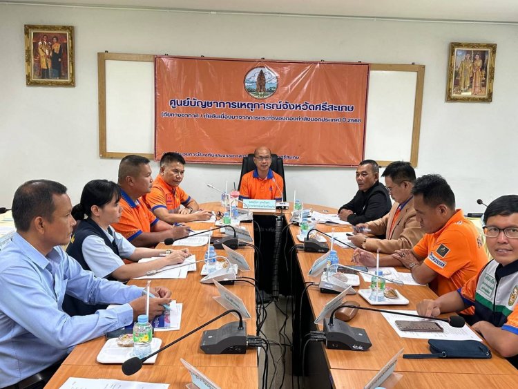 รองผู้ว่าฯศรีสะเกษลงพื้นที่ดูแลซ่อมสร้างเรือนผู้ได้รับผลกระทบชายแดนไทย-กัมพูชา