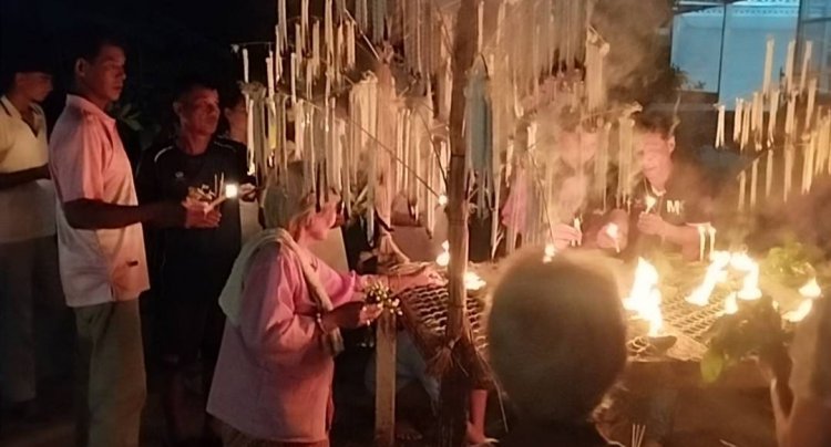ออกพรรษา!!จุดไฟตูมกาตะเกียงโบราณถวายพุทธบูชาสืบทอดประเพณี