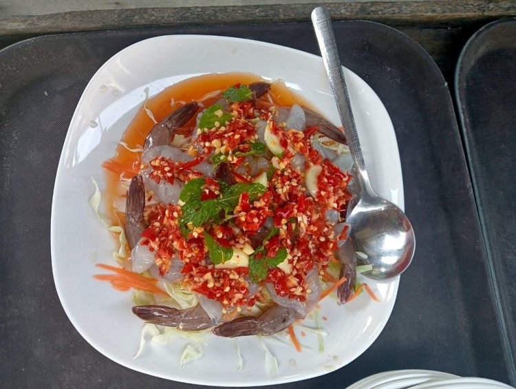 ชูเมนูเด็ด “กุ้งแช่น้ำปลา” ซิกเนเจอร์เรียกลูกค้า กระตุ้นท่องเที่ยวท้องถิ่นกาฬสินธุ์