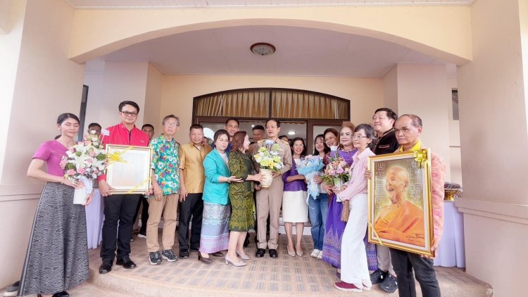 ชาวศรีสะเกษต้อนรับอนุรัตน์ ธรรมประจำจิต ผู้ว่าราชการจังหวัดศรีสะเกษ คนใหม่