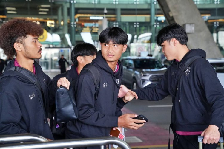 โค้ชวัง นำทีมชาติไทยชุดซีเกมส์ กลับถึงไทย วางแผนยกระดับต่อฟีฟ่า เดย์ เดือน พ.ย.