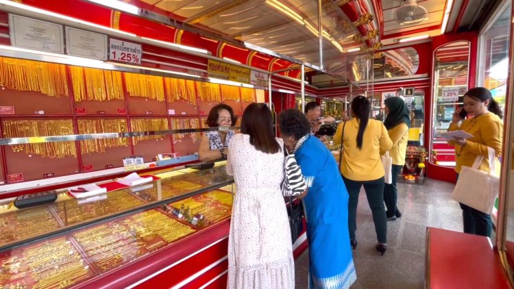 เศรษฐีเมืองตรังแห่ซื้อทองเก็งกำไรหลังราคาพุ่งสูงสุดรอบ 25 ปี