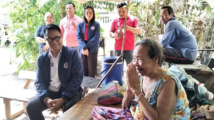 ชีวิตรันทด!ครอบครัวทหารผ่านศึกอาศัยอยู่บ้านชำรุดทรุดโทรมผุพังวอนช่วยเหลือ