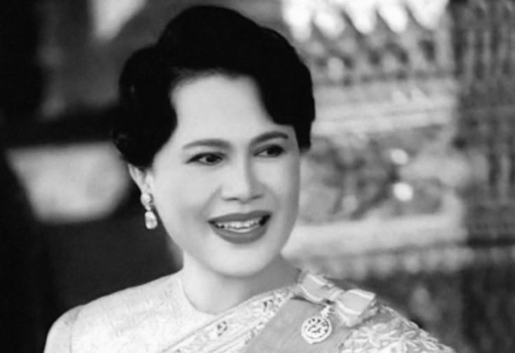 สถิตในดวงใจไทยนิรันดร์