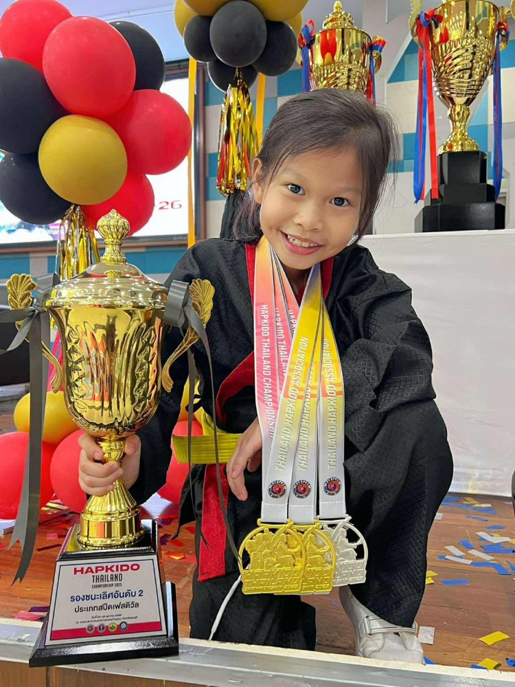 เด็กชัยภูมิเก่ง! “น้องฟองดูว์” คว้า 4 เหรียญทอง แชมป์ประเทศไทย สร้างชื่อเสียงให้จังหวัด