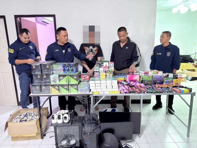 ตร.กาฬสินธุ์ บุกทลายร้านขาย 'บุหรี่ไฟฟ้า' ออนไลน์ ยึดของกลางกว่า 2,800 ชิ้น