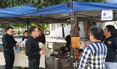 พัฒนาการปทุมฯ ลงพื้นที่ ตลาดไทยช่วยไทย คนไทยยิ้มได้ ชวนร่วม"คนละครึ่งพลัส"