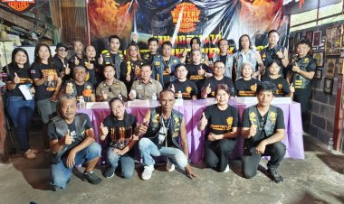 ชาวศรีสะเกษพร้อมใจทำบุญอุทิศส่วนบุญส่วนกุศลเหยื่อกระสุ่นที่ร้านสะดวกซื้อ 7 ภายในปั๊มน้ำมัน ปตท. บ้านผือ