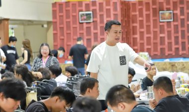 อดีต(สส.เต๋า)ปทุมธานี นำทีมเลี้ยงอาหารเด็กพิการบ้านนนทภูมิ ถวายเป็นพระราชกุศล "พระพันปีหลวง"