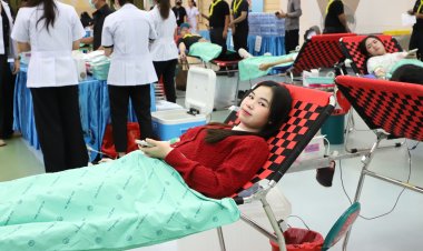 รพ.ปทุมธานี จัดกิจกรรมบริจาคโลหิต น้อมถวายอาลัยแด่สมเด็จพระพันปีหลวง