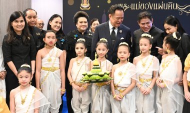 "นายกฯ-ครม." ร่วมสืบสานประเพณี"ลอยกระทง ไท ไทย คารวาลัย พระแม่ของแผ่นดิน"