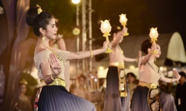 "บวรศักดิ์" รองนายก เปิดงาน "ลอยกระทง ไท ไทย คารวาลัย พระแม่ของแผ่นดิน"