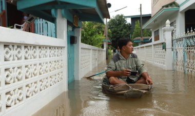 สามโคกท่วมไม่พัก หลังเขื่อนเจ้าพระยาเพิ่มการระบายน้ำ เอ่อท่วมชุมชนศาลาแดงเหนือ