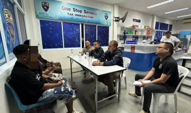 ตม.แม่สอดจับสแกมเมอร์ชาวเคนย่าใช้ตราประทับเก๊หลังเมียนมาทลายรังเคเคปาร์ค