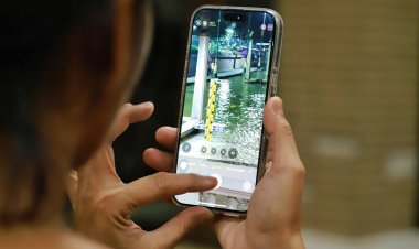 คนปทุมฯผวาแห่เช็กระดับน้ำสวนเทพปทุม หลังได้รับ sms เตือนจาก ปภ.