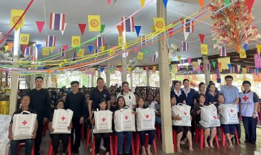 ปกครอง-กาชาด-อบจ.ตาก. ร่วมลงพื้นที่ ช่วยเหลือผู้ประสบอุทกภัย ตำบลแม่สลิด