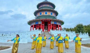 อลังการ! นางรำ 2 คณะรำถวายพระโพธิสัตว์กวนอิมเพื่อเสริมสิริมงคล