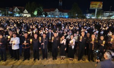 พสกนิกรศรีสะเกษ  น้อมใจจุดเทียน “ร้อยดวงใจ ถวายอาลัยแด่พระพันปีหลวง”