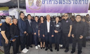 สมาคมช่างภาพสื่อมวลชนดิจิทัล นำทีม "สื่อมวลชนจิตอาสา" แจกอาหารพระราชทาน ณ ท้องสนามหลวง