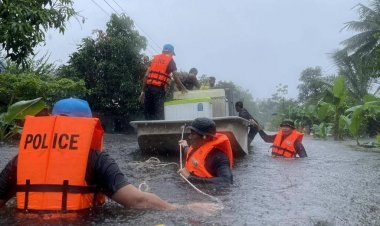 น้ำท่วมหาดใหญ่วิกฤต!ผบ.ตร.สั่งระดมกองร้อยกู้ชีพ ค่ายนเรศวร-ตร.น้ำเร่งอพยพปชช.
