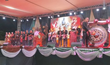 นายอำเภอไพรบึง ลั่นฆ้องชัย เปิดงานของดีสี่เผ่าไทไพรบึง อำเภอไพรบึง 2568 อะร้าอร่ามงามตายิ่ง!