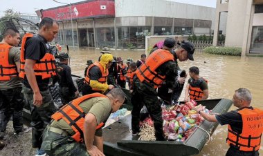 อุทกภัยหาดใหญ่น้ำเริ่มลด แต่หลายจุดน้ำไหลเชี่ยวแรง ยังเข้าช่วยเหลือไม่ได้